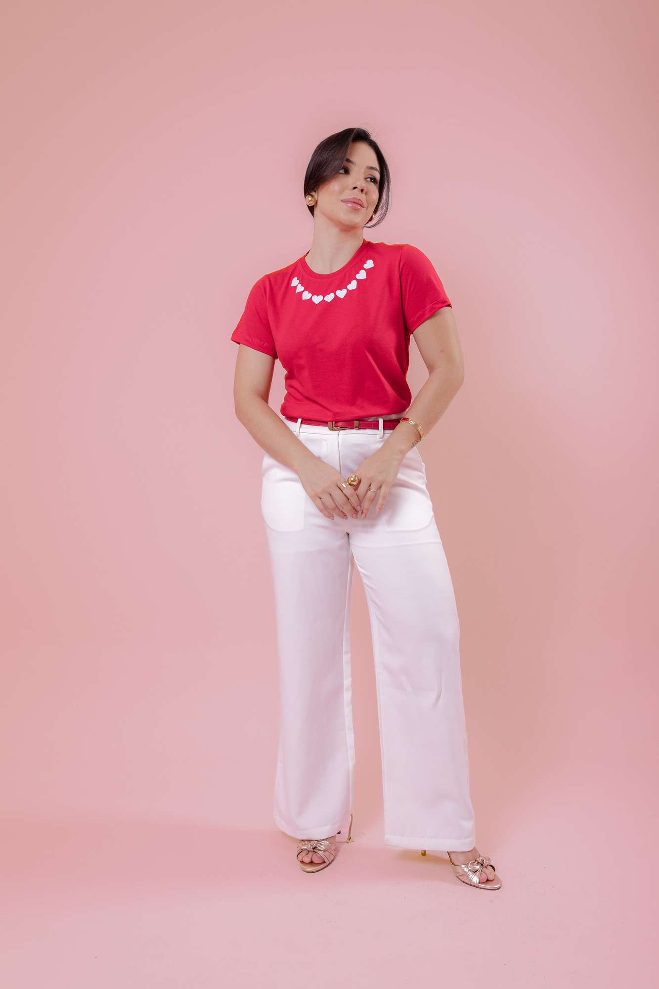 T-Shirt - Corações na gola - Vermelho