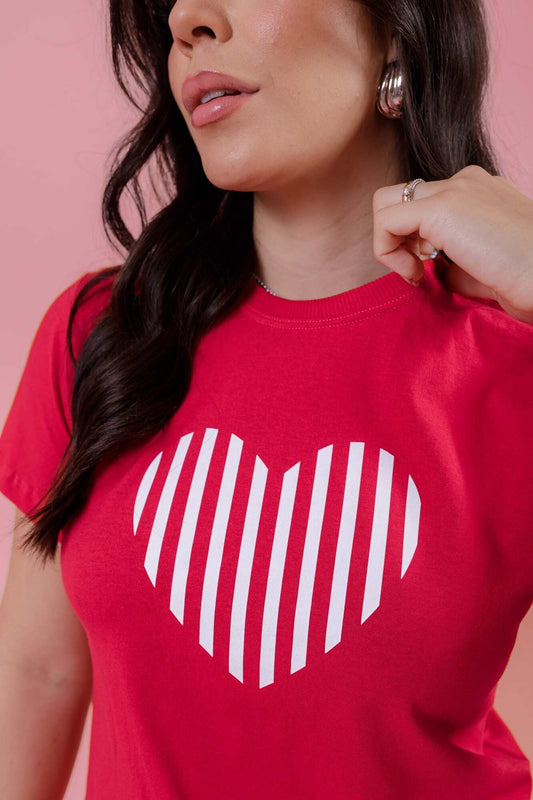 T-Shirt - Coração Listrado - Vermelho
