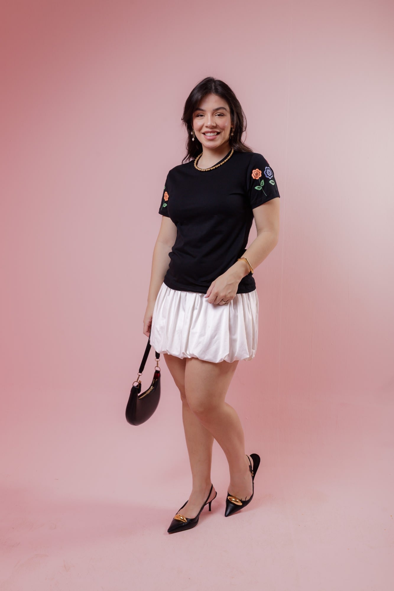 T-Shirt - Flores na manga - Preto