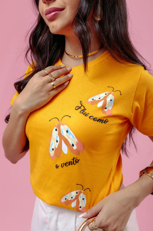 T-Shirt - Flui como o vento - Amarelo