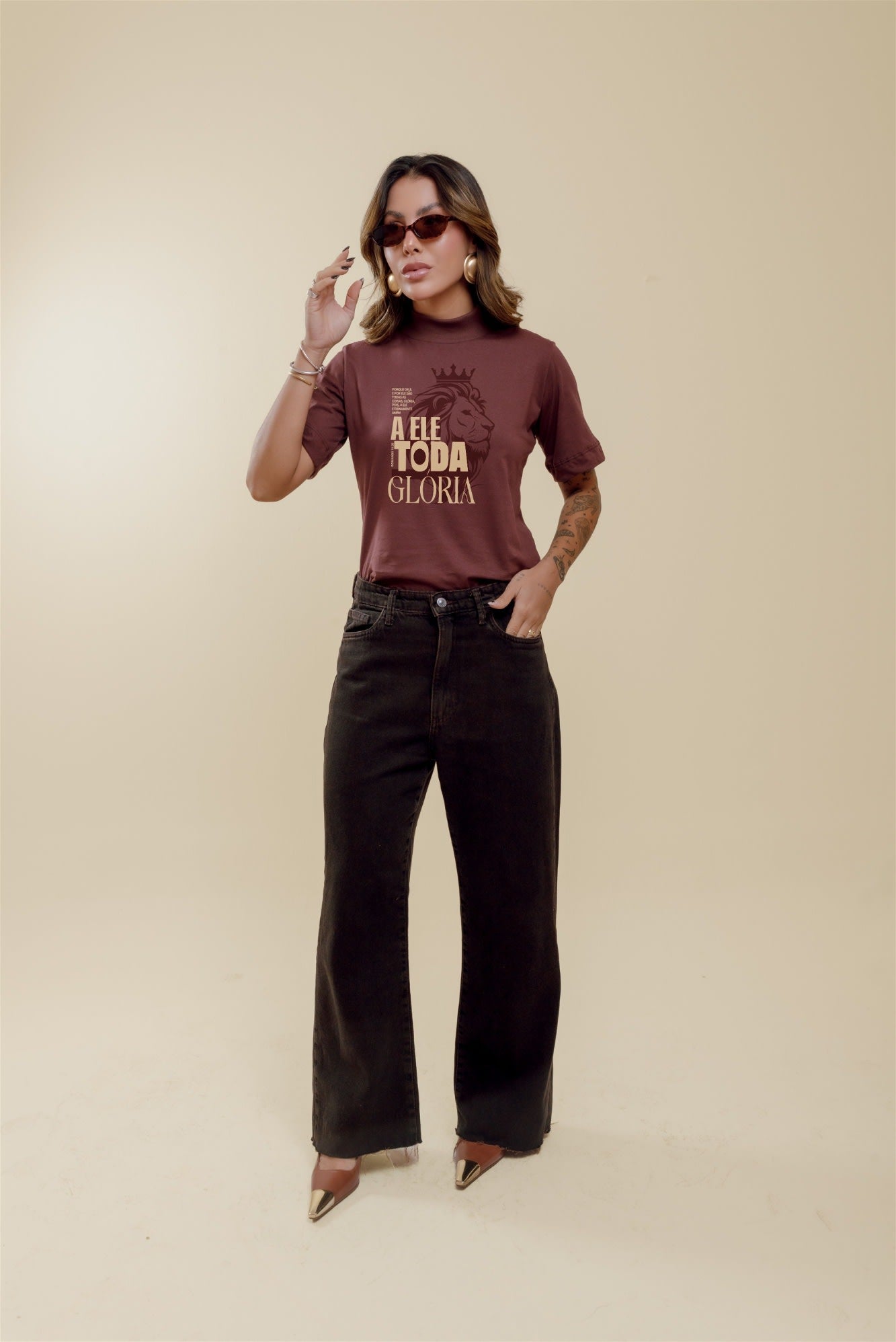 Blusa Gola Alta - A ele toda glória - Marrom