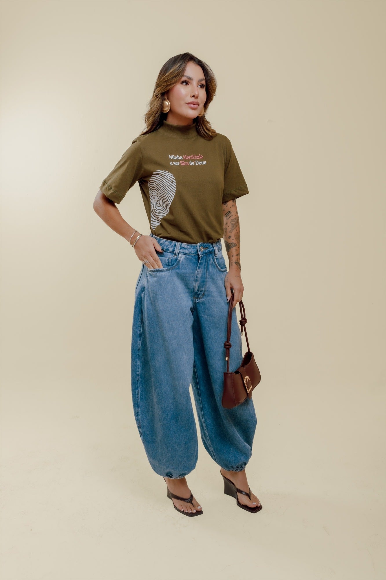 Blusa Gola Alta - Minha Identidade é ser filha de Deus - Verde Musgo
