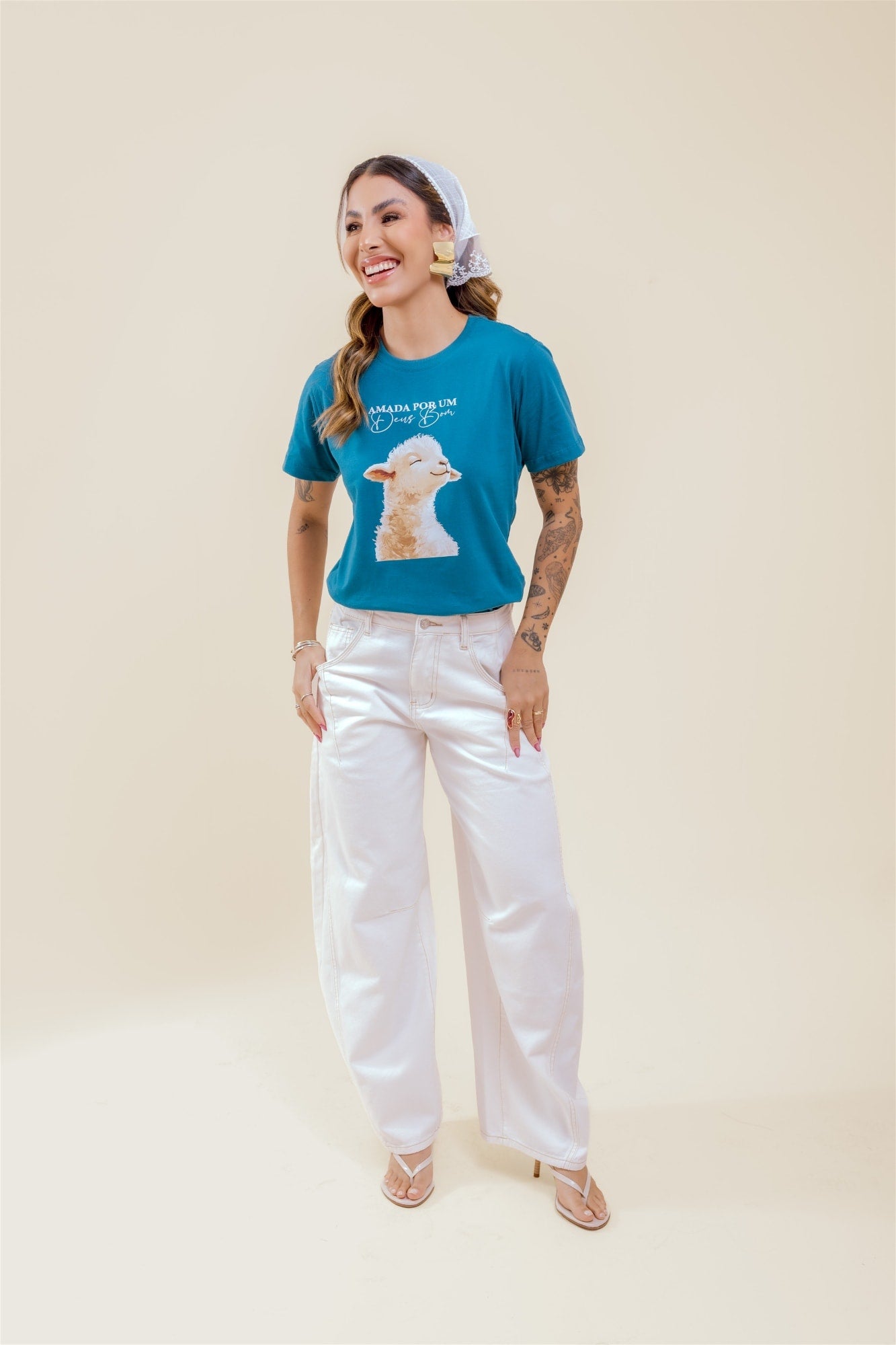 T-Shirt - Amada por um Deus bom - Azul Petróleo
