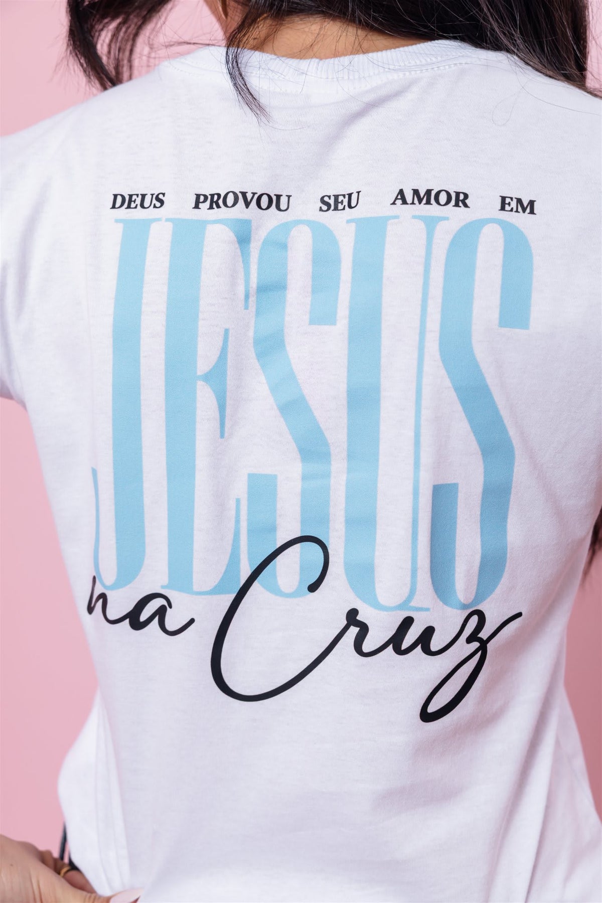 T-Shirt - Jesus na Cruz - Branca