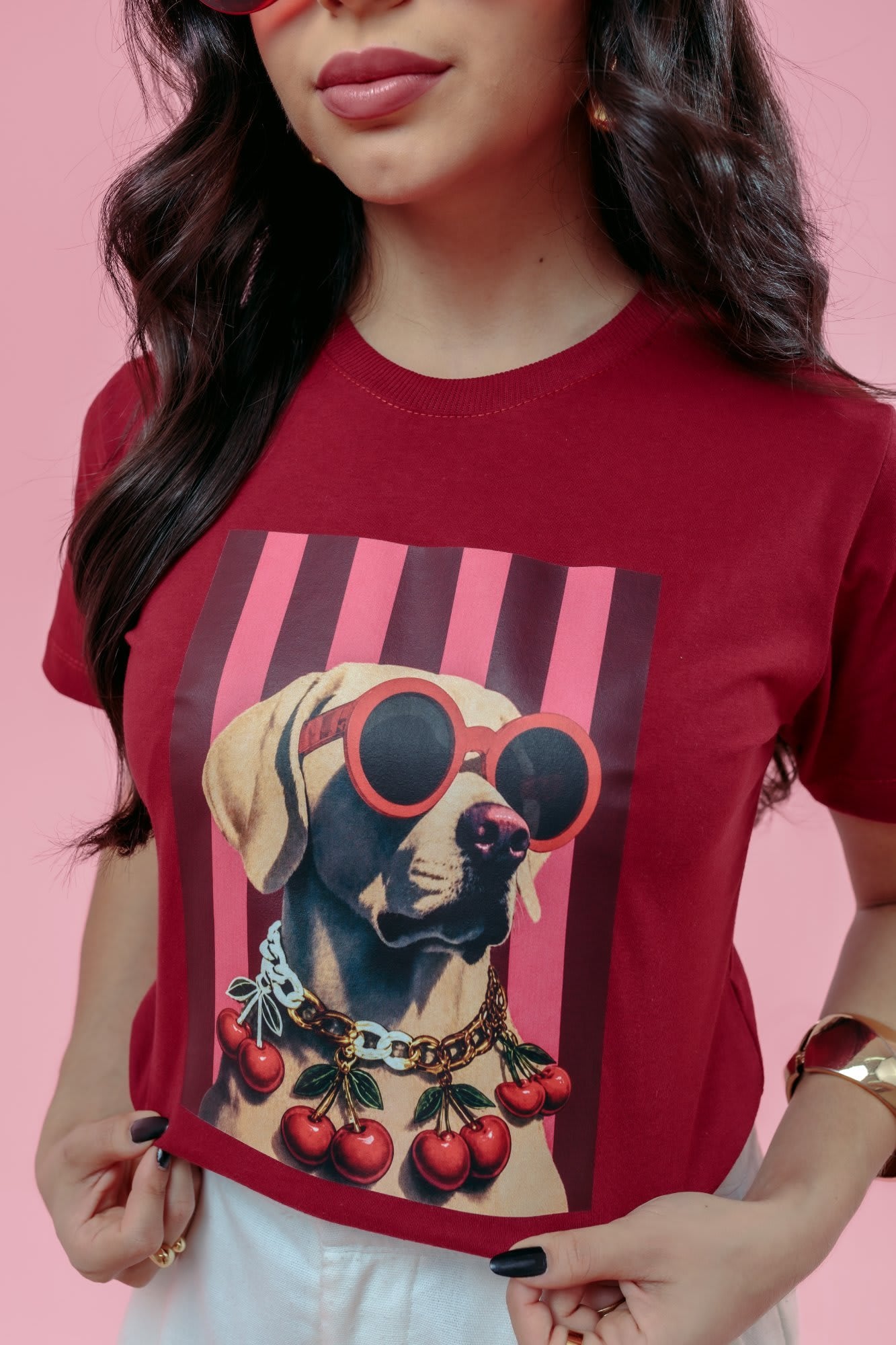 T-Shirt - Cachorro de Óculos - Marsala