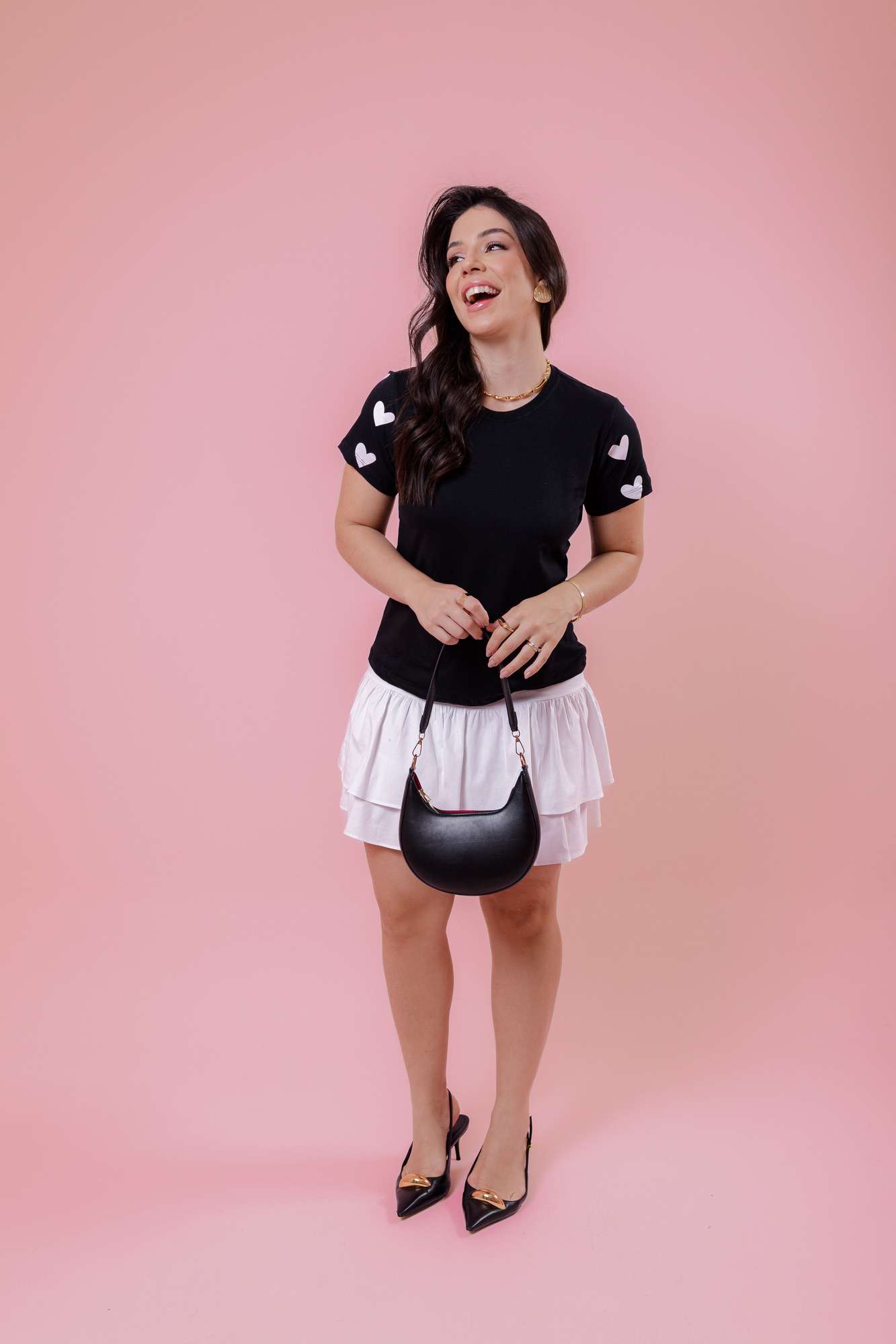 T-Shirt - Corações na manga - Preto