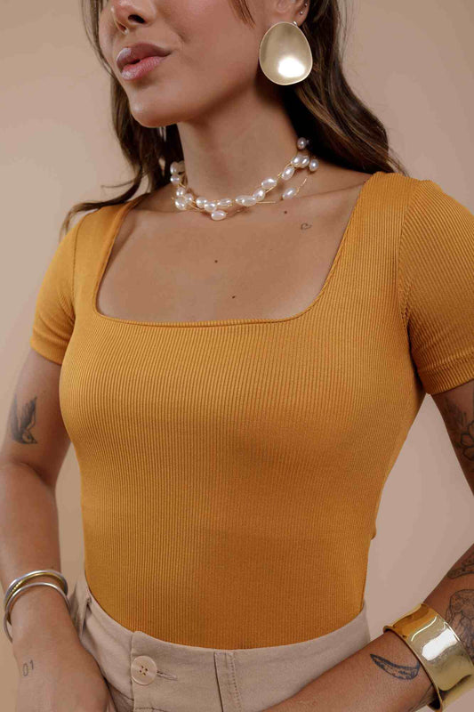Blusa de Ribana (Decote Quadrado) - Caramelo
