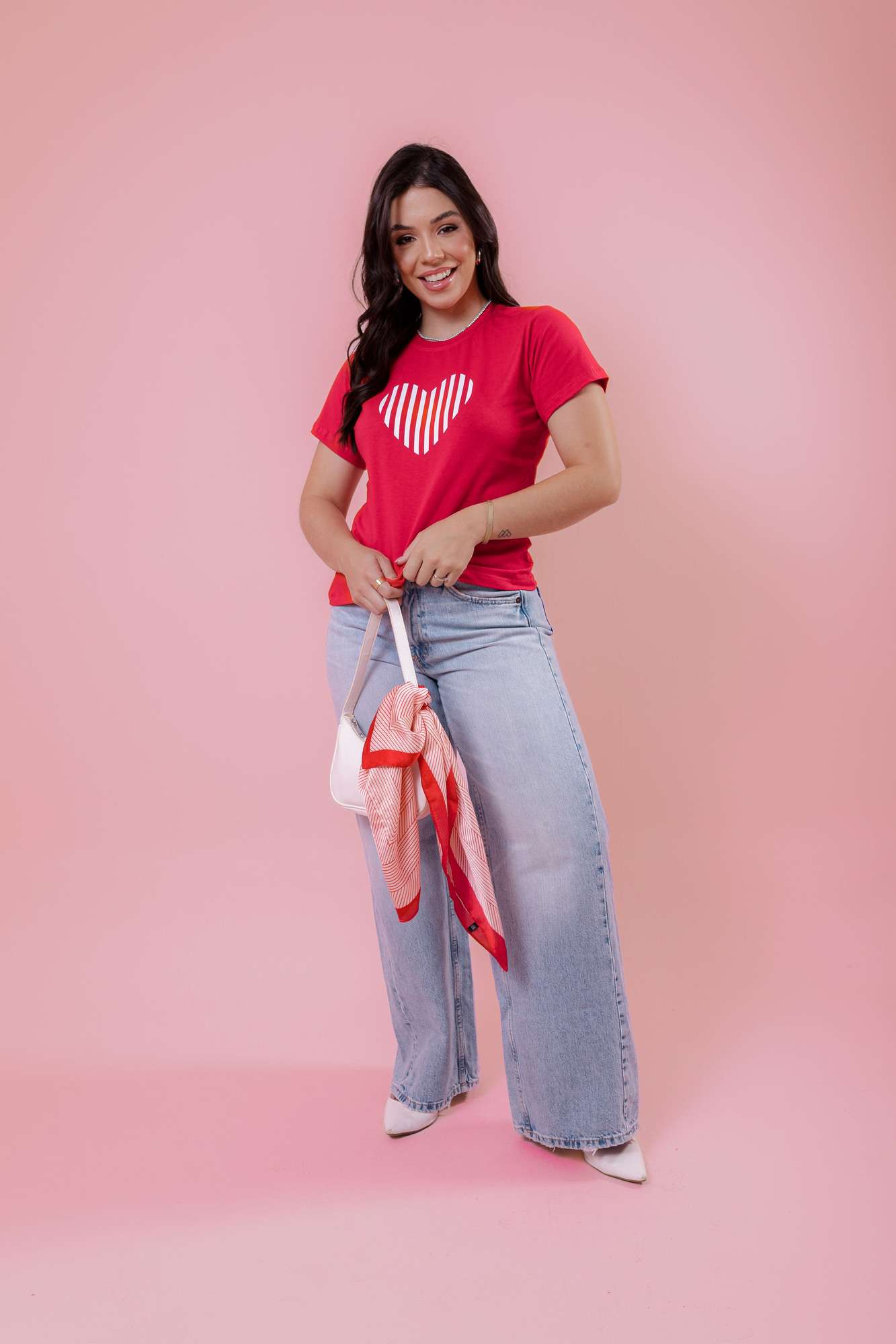 T-Shirt - Coração Listrado - Vermelho