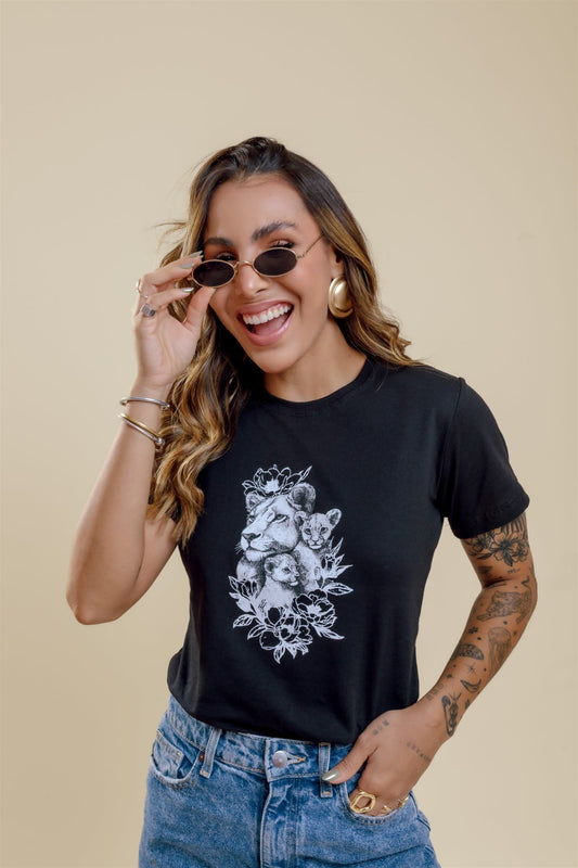 T-Shirt - Leoa C/ Filhotes - Preto