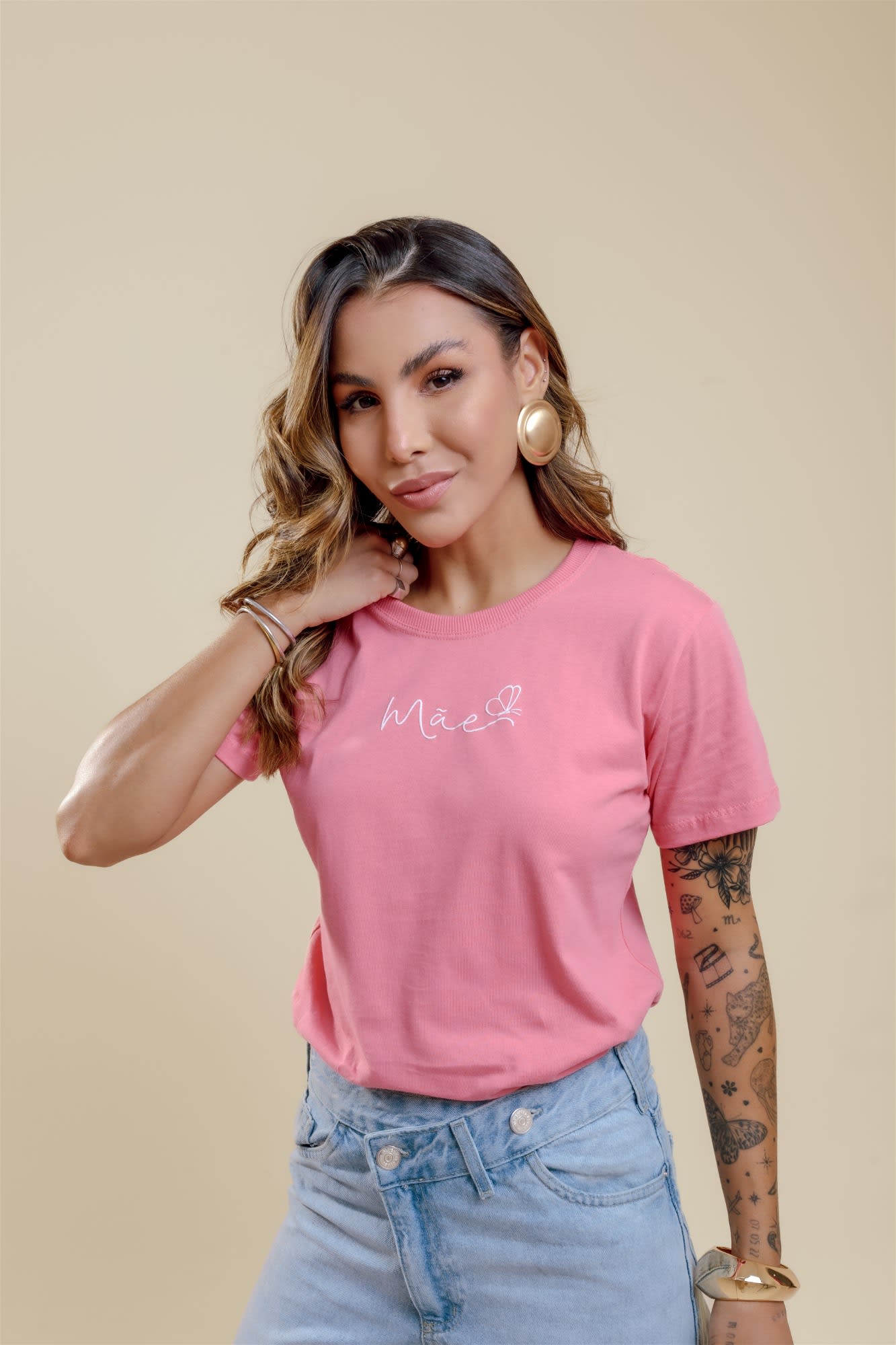 T-Shirt - Mãe (Alto Relevo) - Rosa Cravo
