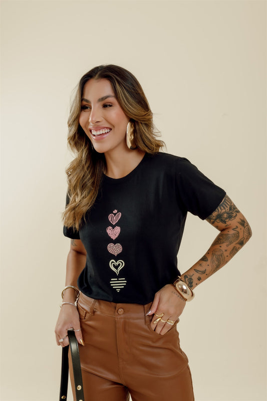 T-Shirt - Corações - Preto