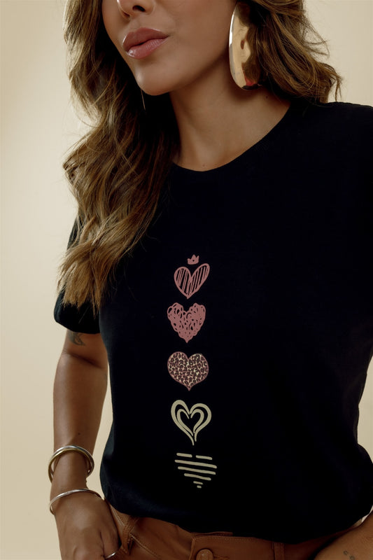 T-Shirt - Corações - Preto