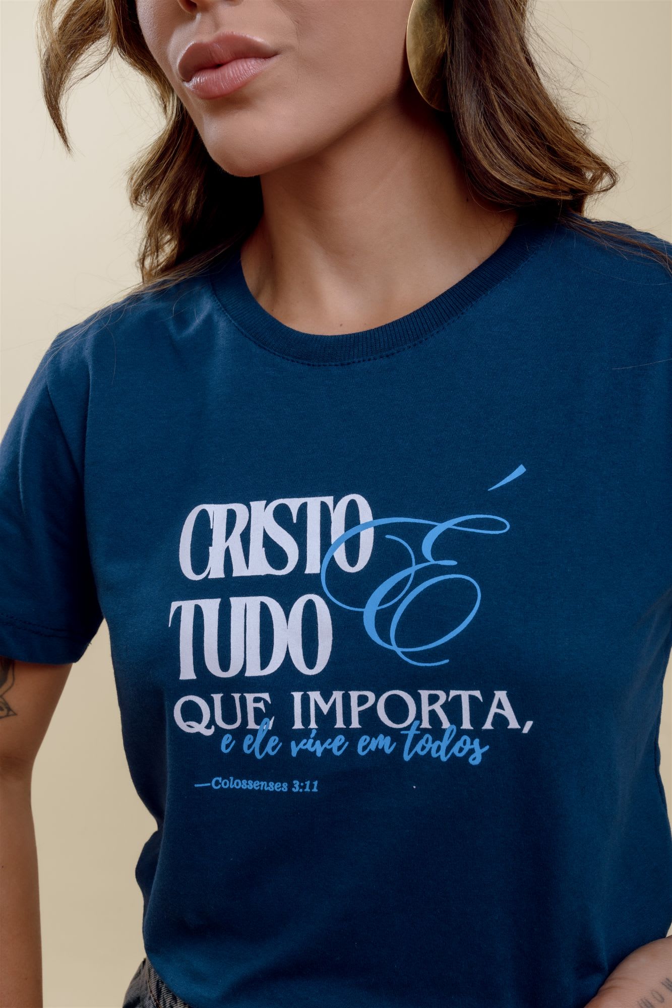 T-Shirt - Cristo é tudo - Azul Marinho