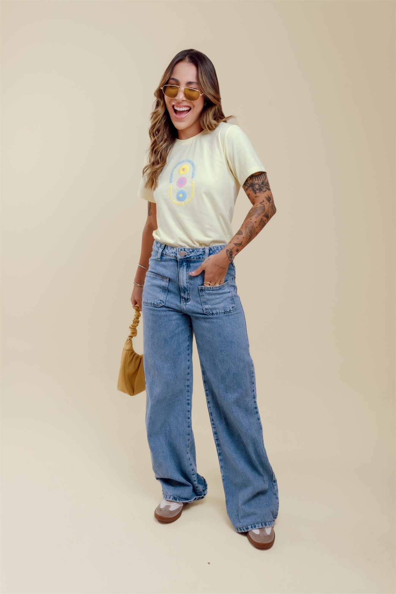 T-Shirt - Encha o mundo com gentileza - Amarelo Bebê