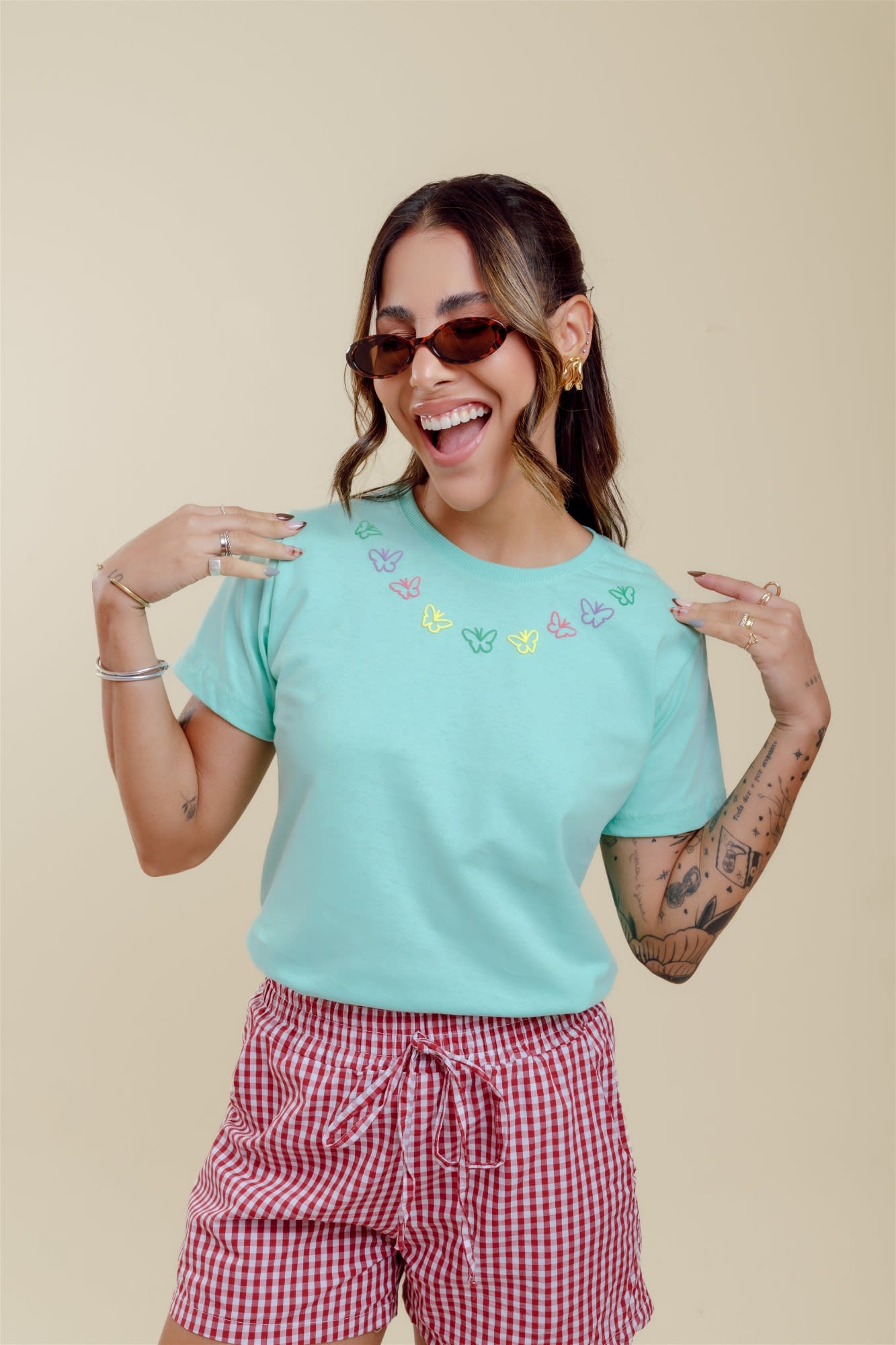 T-Shirt - Borboletas na gola - Verde Água