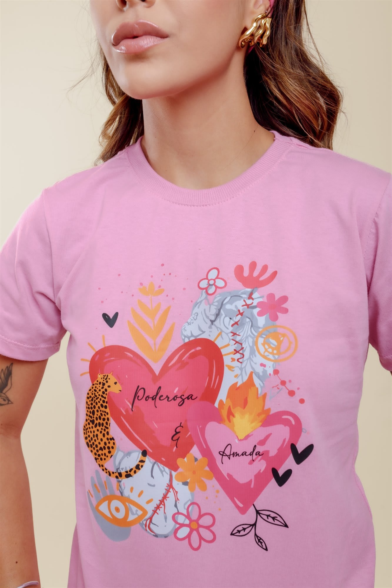 T-Shirt - Poderosa, Amada - Rosa Bebê