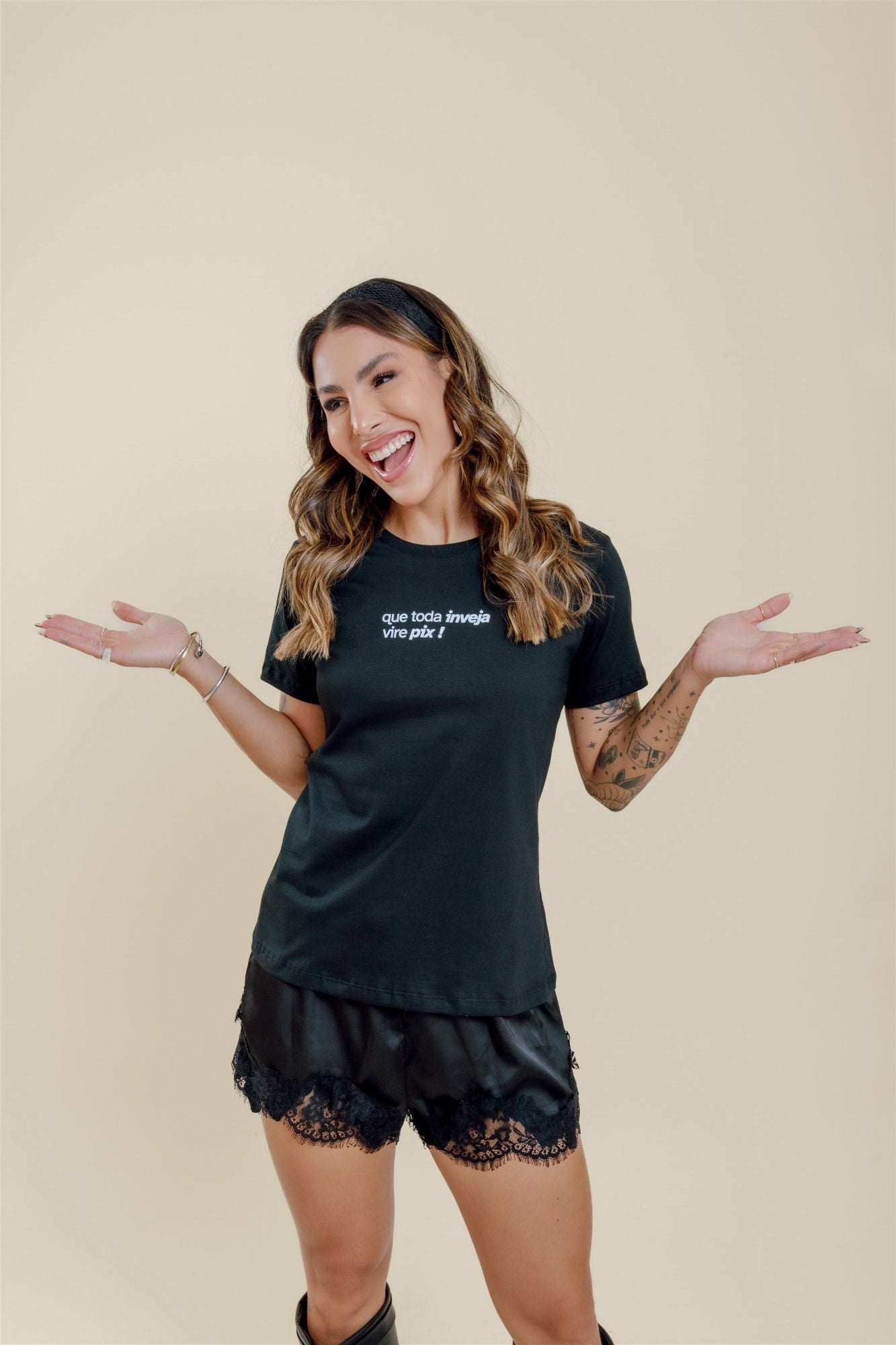 T-Shirt - Que toda inveja vire pix! - Preto