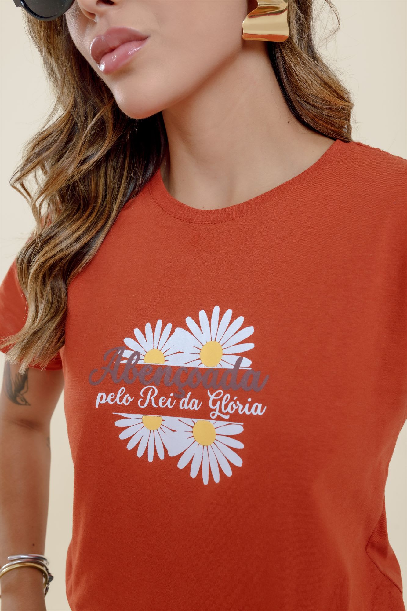 T-Shirt - Abençoada pelo rei da glória - Terracota