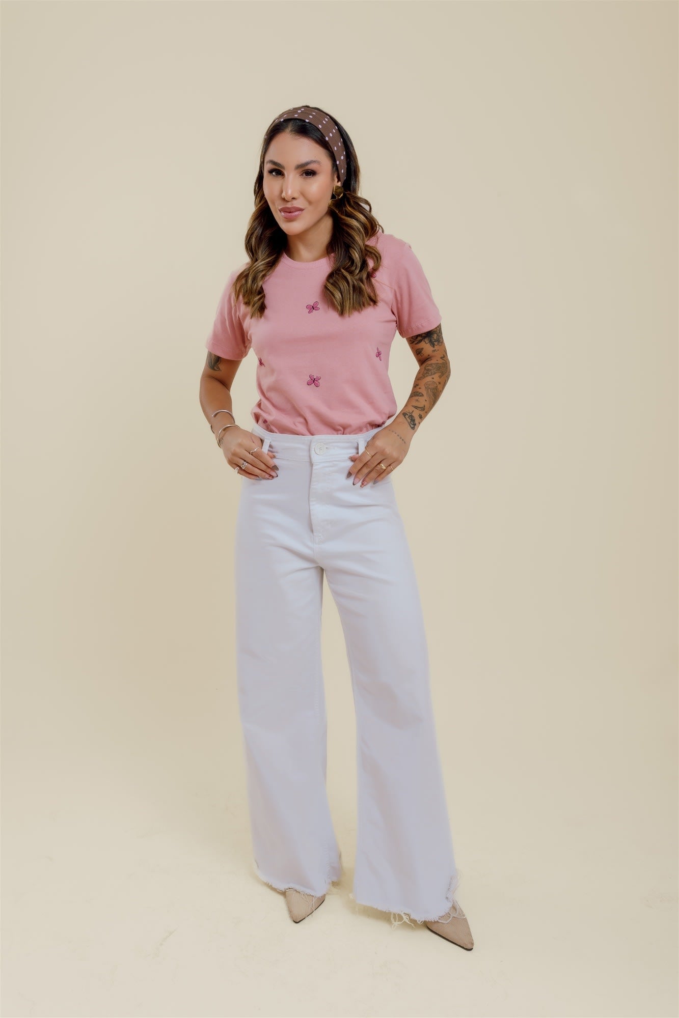 T-Shirt - Borboletas (Estampa total) - Rosa Nude
