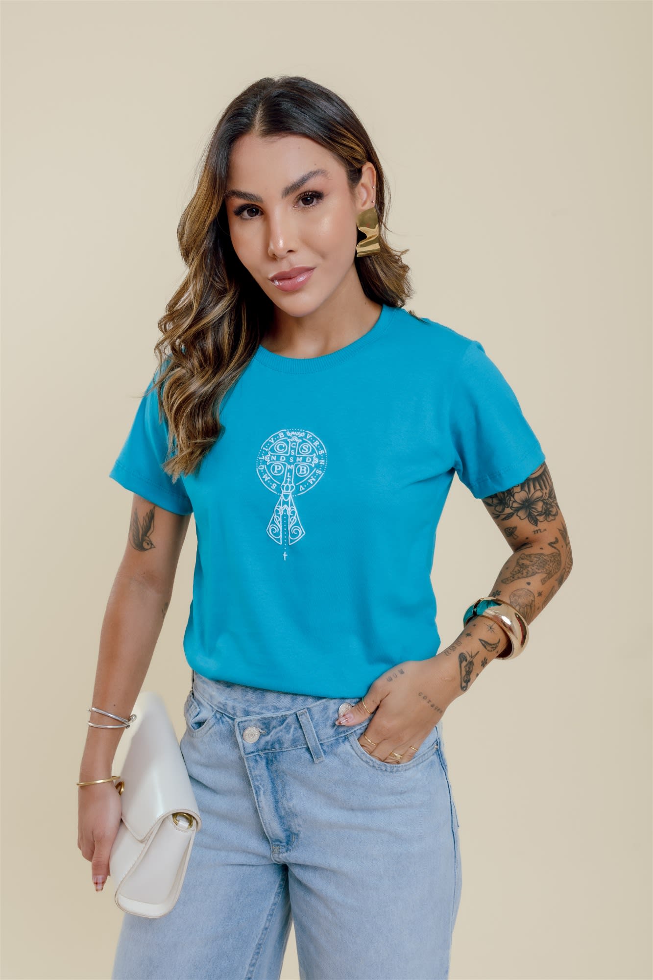T-Shirt - Nossa Senhora (Alto Relevo) - Azul Turquesa