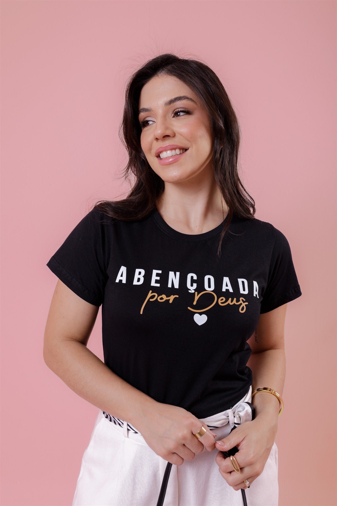 T-Shirt - Abençoada por Deus - Preto