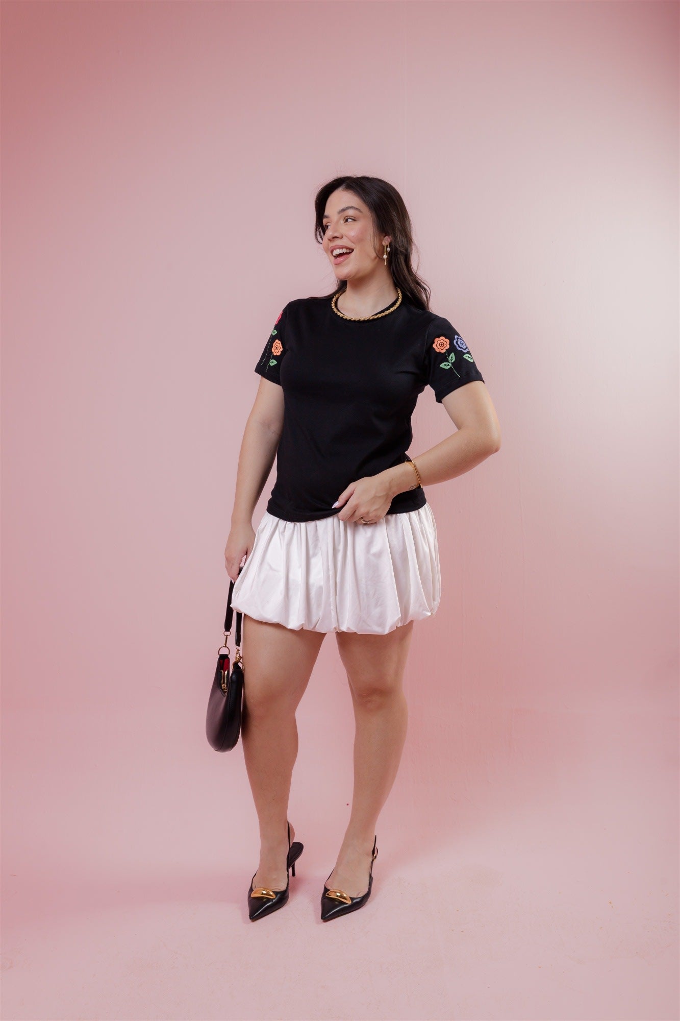T-Shirt - Flores na manga - Preto
