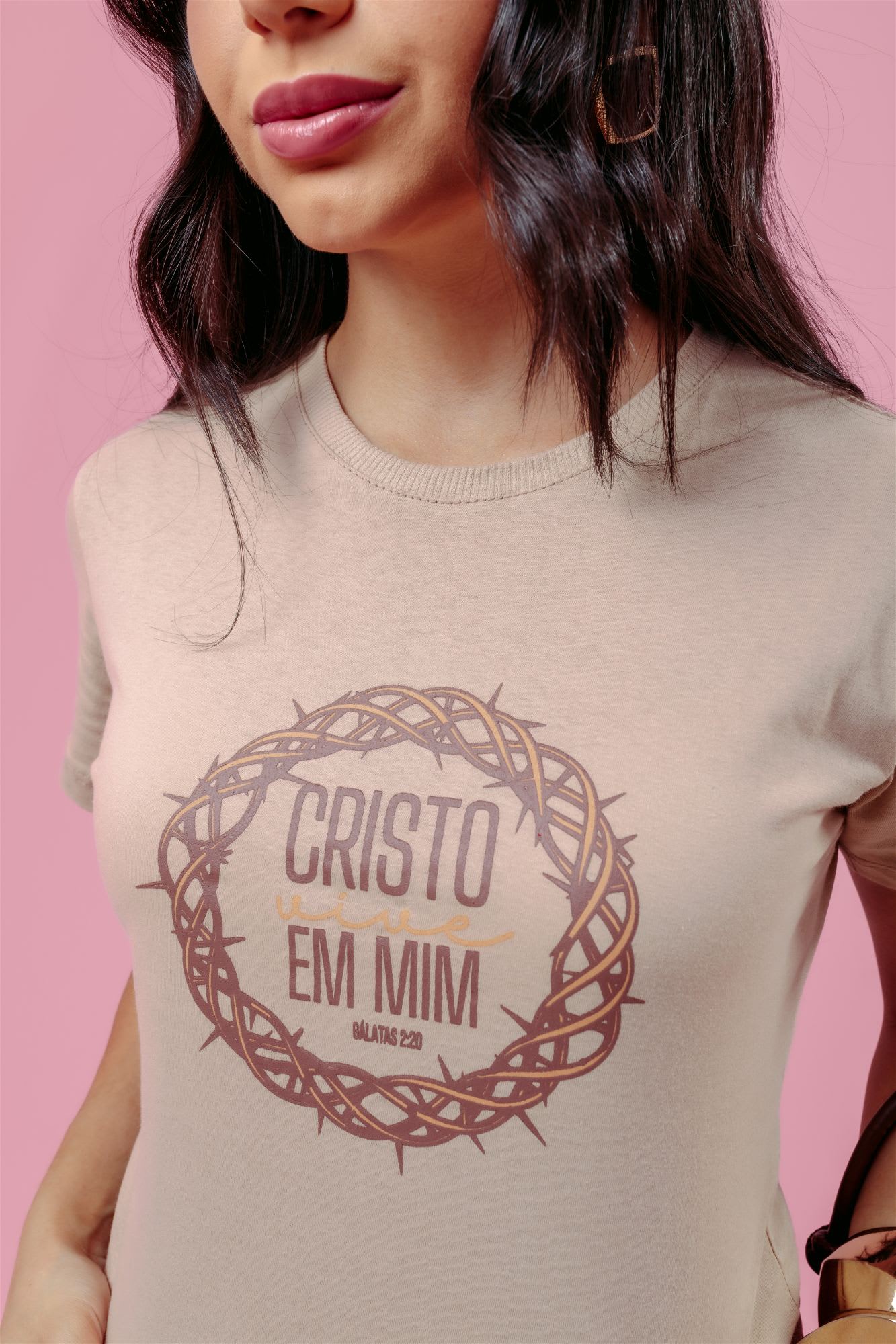 T-Shirt - Cristo vive em mim - Bege Claro