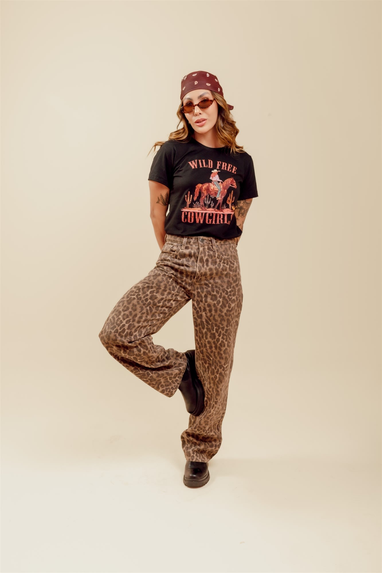 T-Shirt - Wild Fire Cowgirls - Preto