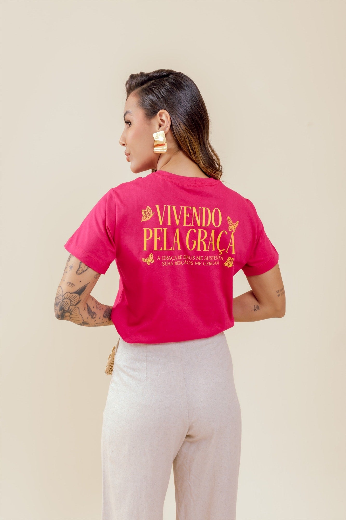 T-Shirt - Vivendo pela graça - Rosa Pink