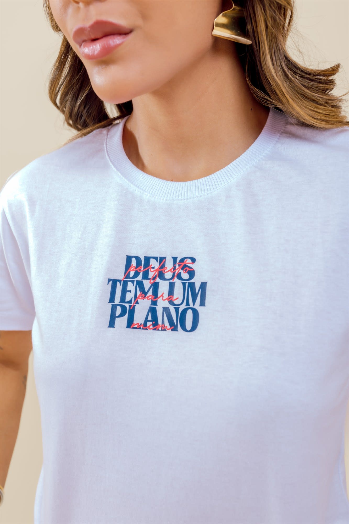 T-Shirt - Deus tem um plano - Branco