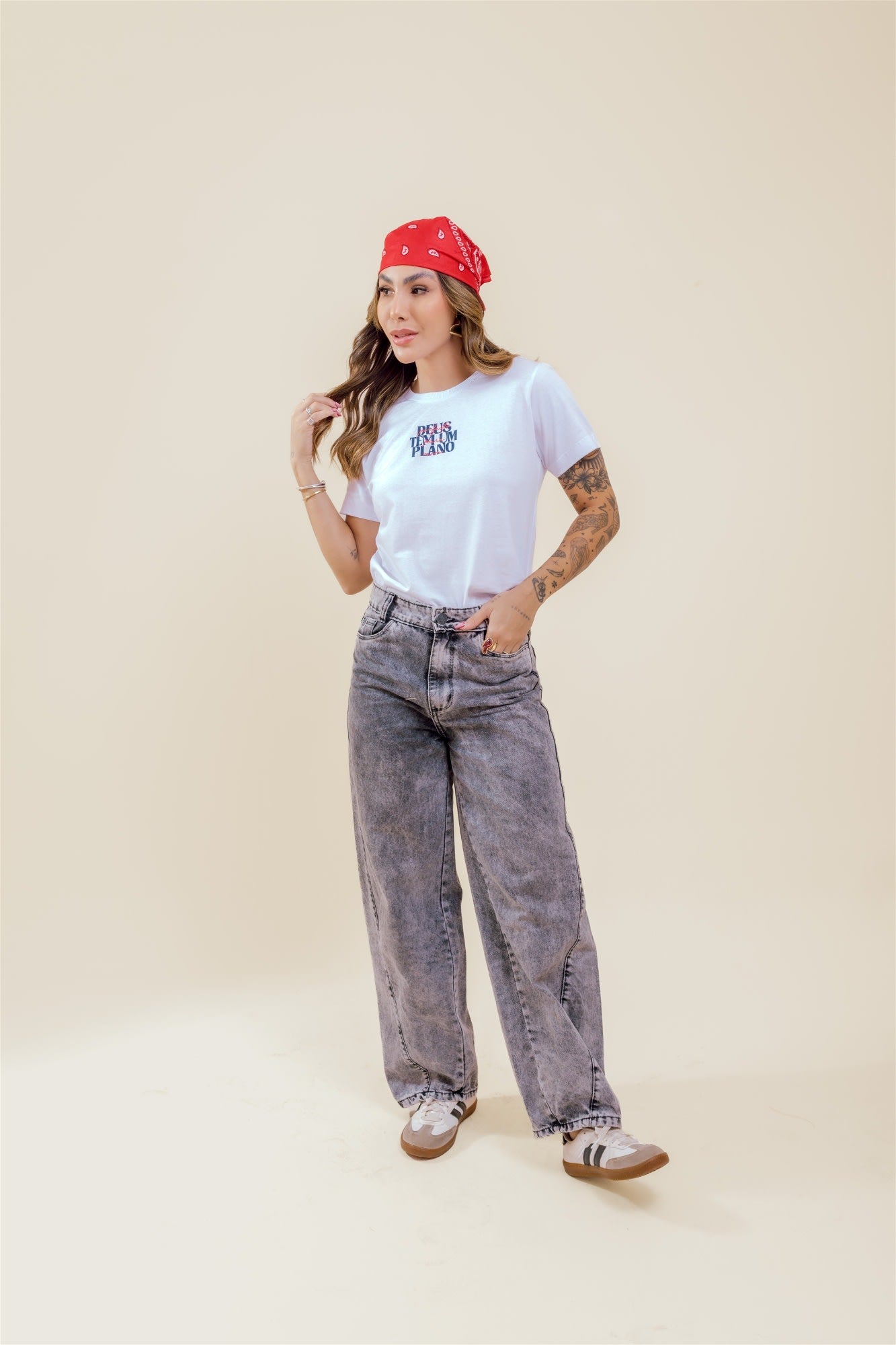 T-Shirt - Deus tem um plano - Branco