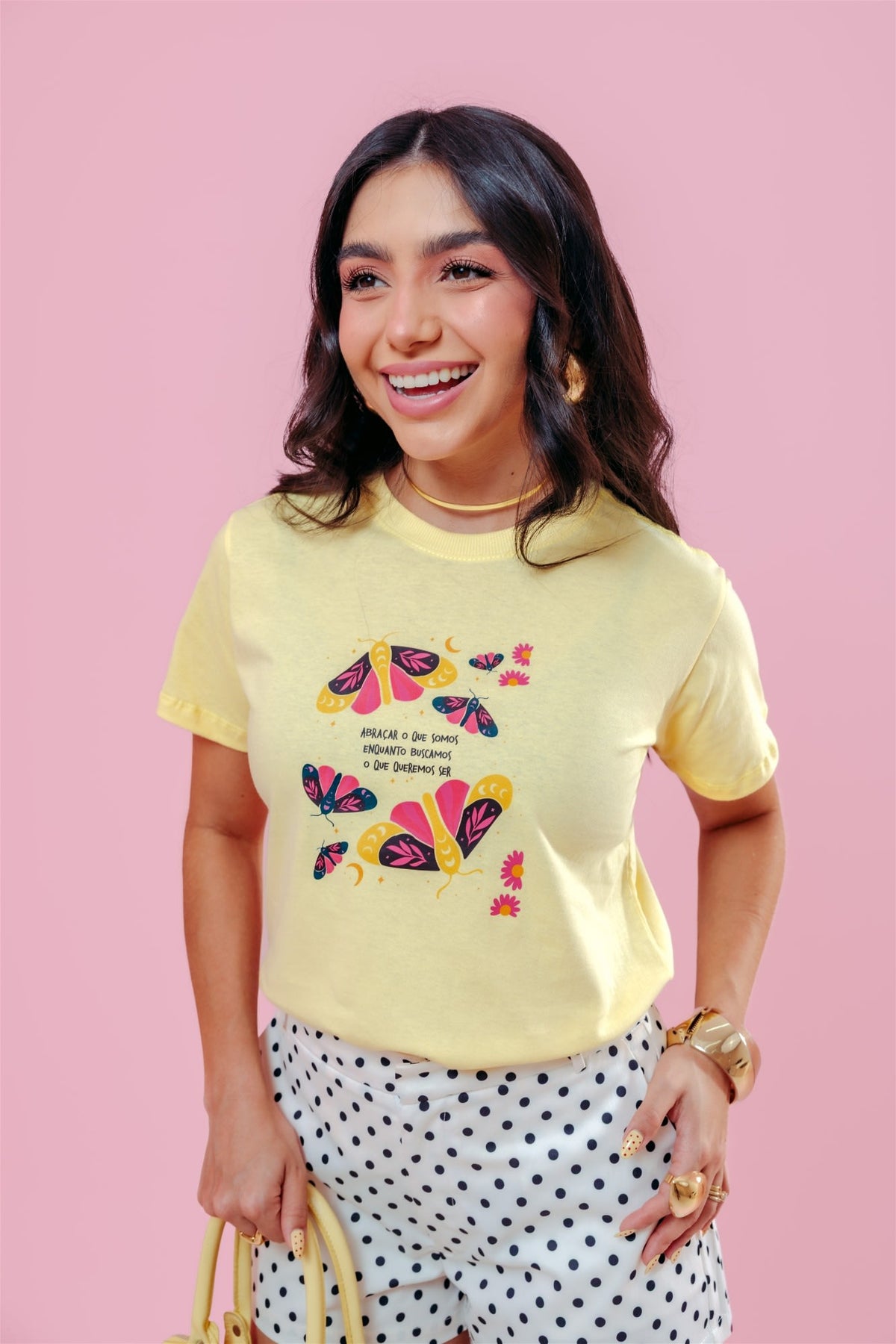 T-Shirt - Abraçar o que somos - Amarelo Bebê