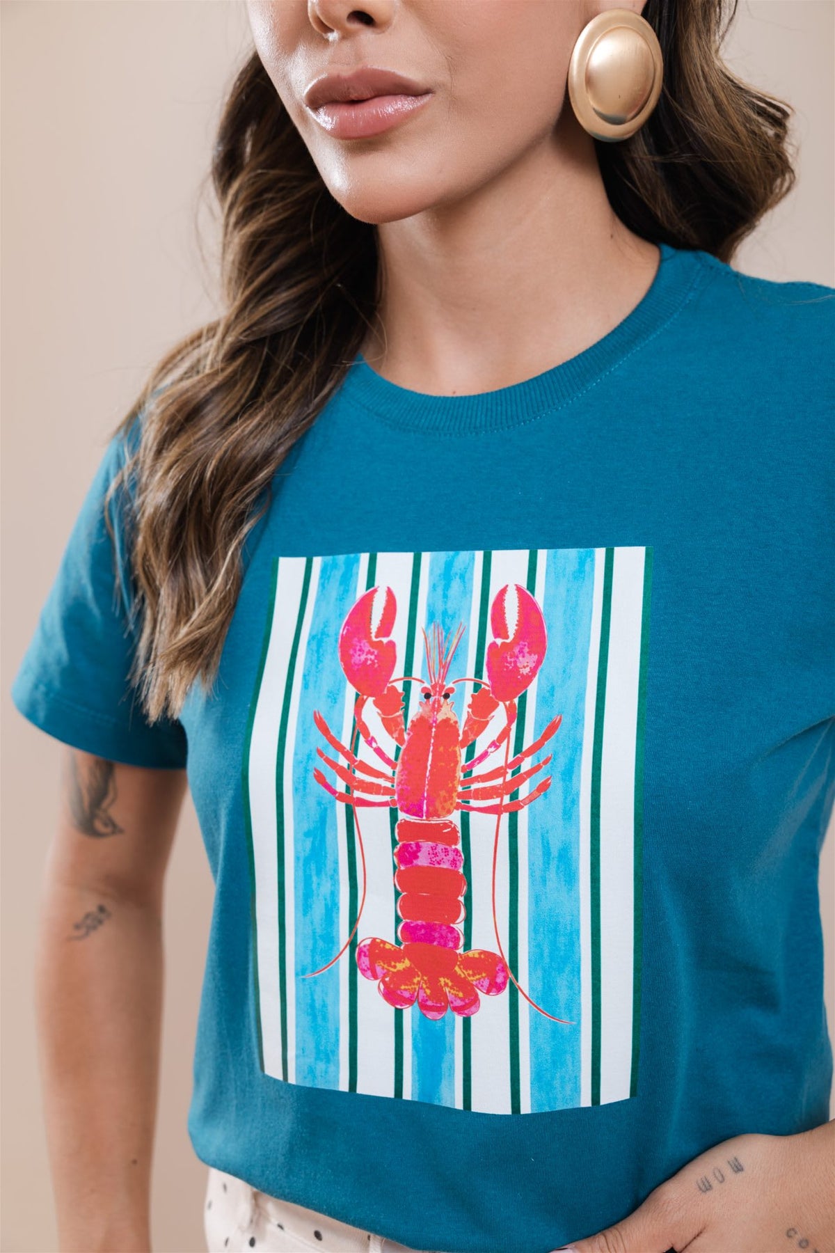 T-Shirt - Lagosta Vermelha - Azul Petróleo