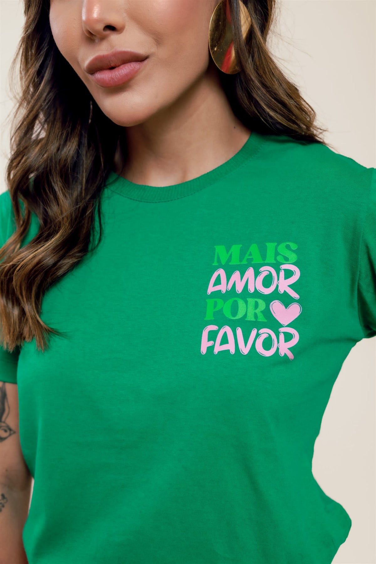 T-Shirt - Mais amor por favor - Verde bandeira