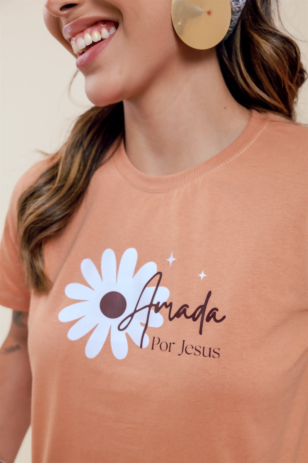 T-Shirt - Amada por Jesus - Pêssego