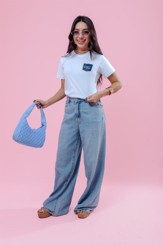 T-Shirt - Jesus é refúgio (Bolso) - Branco